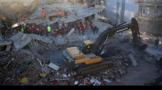 ارتفاع حصيلة ضحايا زلزال تركيا إلى ٢٩ قتيل و466 مصابا