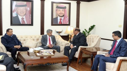 وزير الداخلية يلتقي امين عام مجلس وزراء الداخلية العرب