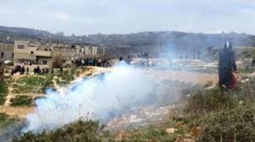 متطرفون يحرقون صفا مدرسيا جنوب نابلس