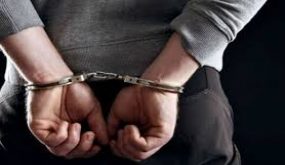 القبض على مطلوب بحقه 44 طلباً أمنياً