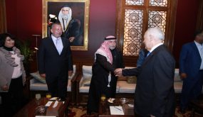 بالصور ..العيسوي يلتقي وفدا من محافظة العقبة