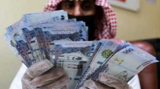 السعودية تعزل عملتها الواردة من خارج البلاد