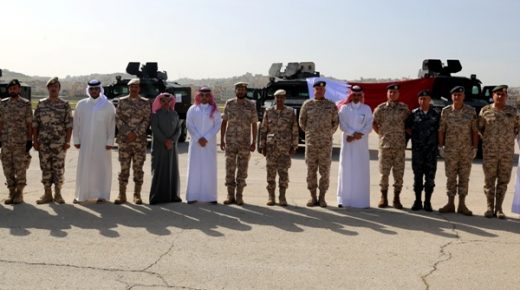 القوات المسلحة تتسلم عددا من الآليات العسكرية من قطر..صور