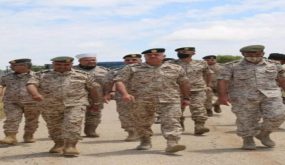 اللواء الحنيطي يعايد النشامى في مواقعهم