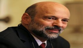 مواطن للرزاز : ليتني التقي الملك لأشكيك