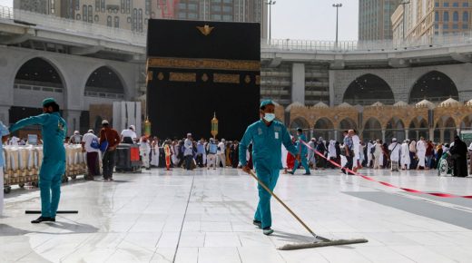 فتح مساجد مكة اعتبارا من يوم غد الأحد