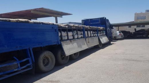 الجمارك الأردنية تحبط تهريب شاحنة ملابس ورسيفرات