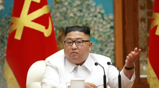 كيم جونغ أون يعلن حالة الطوارئ في إحدى مدن كوريا الشمالية بعد تسجيل أول حالة كورونا