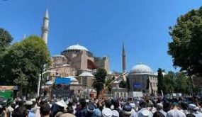 بالفيديو .. اقامة أول صلاة في مسجد آيا صوفيا منذ 86 عاما