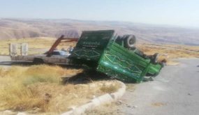 وفاتان و 7 اصابات بتدهور مركبة شحن صغيرة