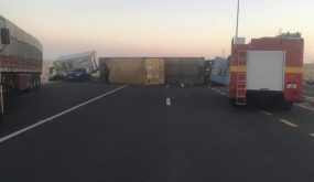 بالصور .. 3 اصابات بحادث تصادم بين 3 مركبات على الصحراوي