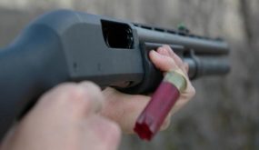 القبض على حدث قتل شخص من جنسية عربية ببندقية بمبكشن في حي نزال