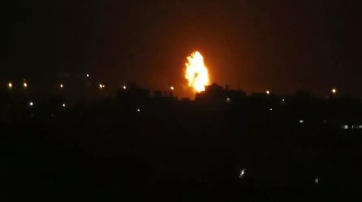 غارات اسرائيلية جوية على قطاع غزة بعد إطلاق صاروخين