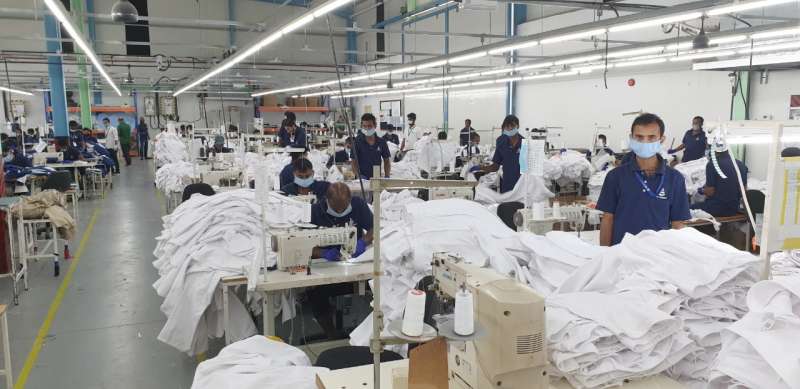 العقبة: تسجيل أكثر ١٩٠٠ اصابة بكورونا بمصنع ألبسة