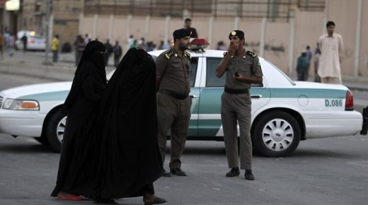السعودية :توجيه اتهام لـ 44 موظف ورجل اعمال كسبوا بطرق غير مشروعة أكثر من 1.2 مليار ريال