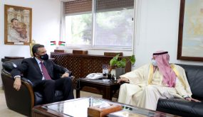 الفايز يبحث مع السفير السعودي تعزيز حجم التبادل السياحي بين البلدين