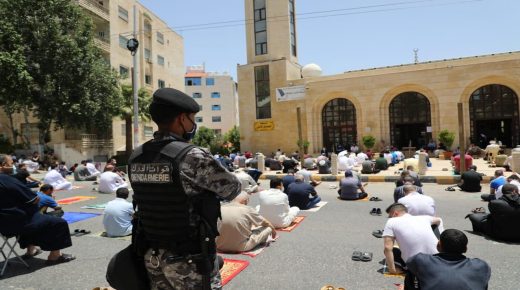 أخذ مسحات انفية بلعومية عشوائيا لمصلي الجمعة من اليوم