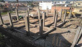 التحقيق بضبط آليتين لبلدية معاذ تنفذان أعمالاً خاصة