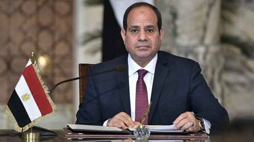 الرئيس المصري يعلن انتهاء أزمة السفينة الجانحة بقناة السويس