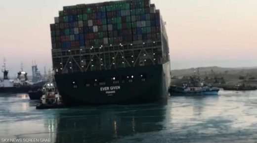 مصر تُطمن العالم ” لحظة تحريك السفينة الجانحة بقناة السويس “