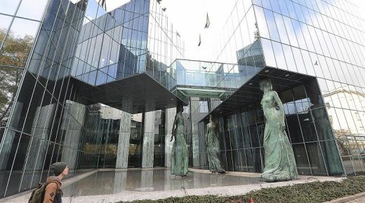 محكمة العدل الأوروبية تلزم بولندا بمراعاة ” مبادئ استقلال القضاء”