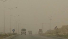 الغبار تتسبب باغلاق طرق في جنوب المملكة .. اسماء