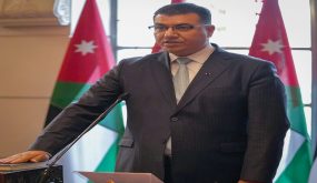 معان: وزير الزراعة يتفقد مزارع تضررت من الرياح