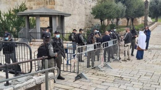 الجيش الاسرائيلي يعيق وصول المصلين للمسجد الأقصى