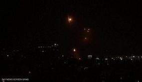 صواريخ على تل أبيب وإصابة مباشرة لمبنى في الرملة