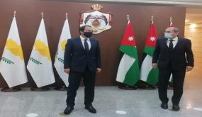 وزير الخارجية يجري مباحثات مع نظيره القبرصي