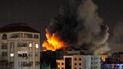 إسرائيل تكثف غاراتها على غزة الليلة تحسباً لوقف إطلاق النار والمقاومة ترد برشقات صاروخية