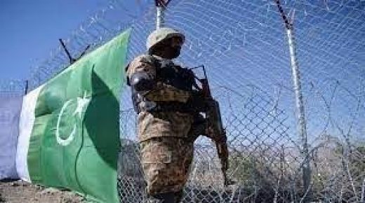باكستان تغلق حدودها مع أفغانستان وإيران