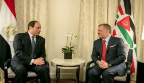 الملك يلتقي الرئيس المصري في بغداد