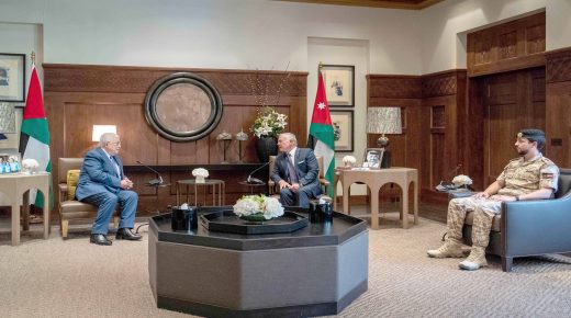 الملك يؤكد خلال لقائه الرئيس الفلسطيني موقف الأردن الداعم والمساند للأشقاء الفلسطينيين