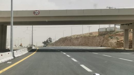 فتح جسر الحزام أمام حركة السير القادم من الزرقاء