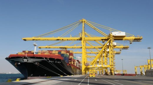 قطر: نمو حركة الشحن في ميناء حمد بنسبة 8 بالمئة العام الماضي