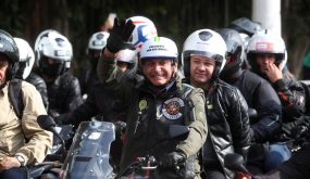 تغريم رئيس البرازيل لعدم وضعه كمامة طبية