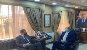 وزير العمل يبحث مع السفير المصري ملف العمالة في الأردن