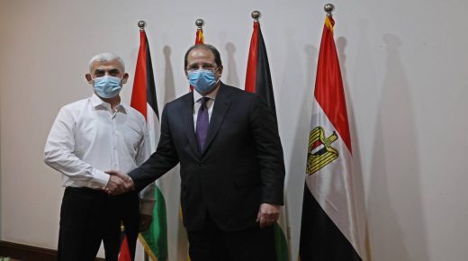 رئيس المخابرات المصرية عباس كامل يجتمع بقيادات حماس في غزة