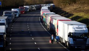 صحيفة : بريطانيا قد تواجه نقصاً في سلاسل الامداد والمنتجات الغذائية