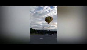 أميركا: مصرع 5 اشخاص نتيجة اصطدام منطاد بأعمدة كهرباء