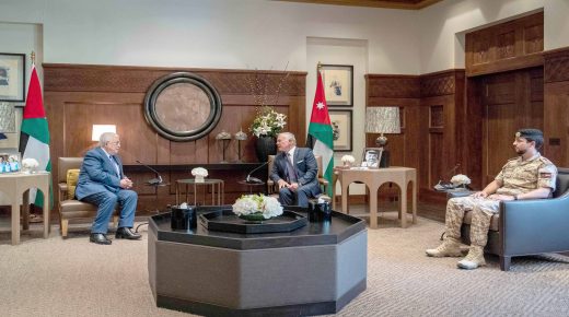 King receives Palestinian president, reaffirms Jordan’s support for Palestinian people