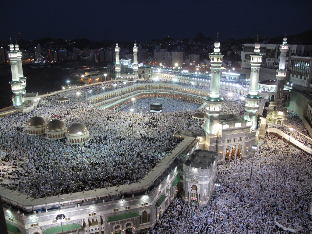 مكة المكرمة: طلائع الحجاج تصل إلى المسجد الحرام