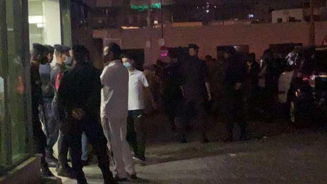 مواطن يؤكد وفاة والدته في مستشفى الجاردنز بسبب انقطاع الكهرباء.. فيديو