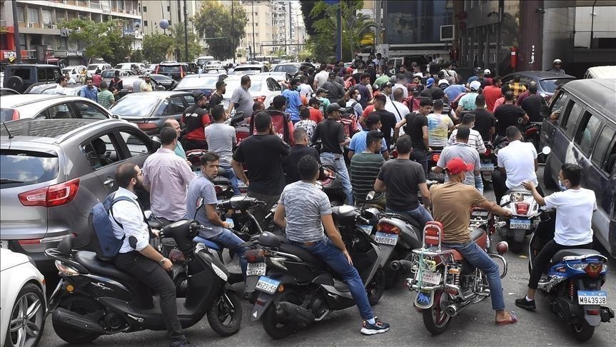 لبنان : اصابة 5 أشخاص خلال اشتباكات وإطلاق نار أمام إحدى محطات الوقود