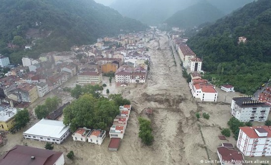 ارتفاع وفيات فيضانات تركيا إلى 40