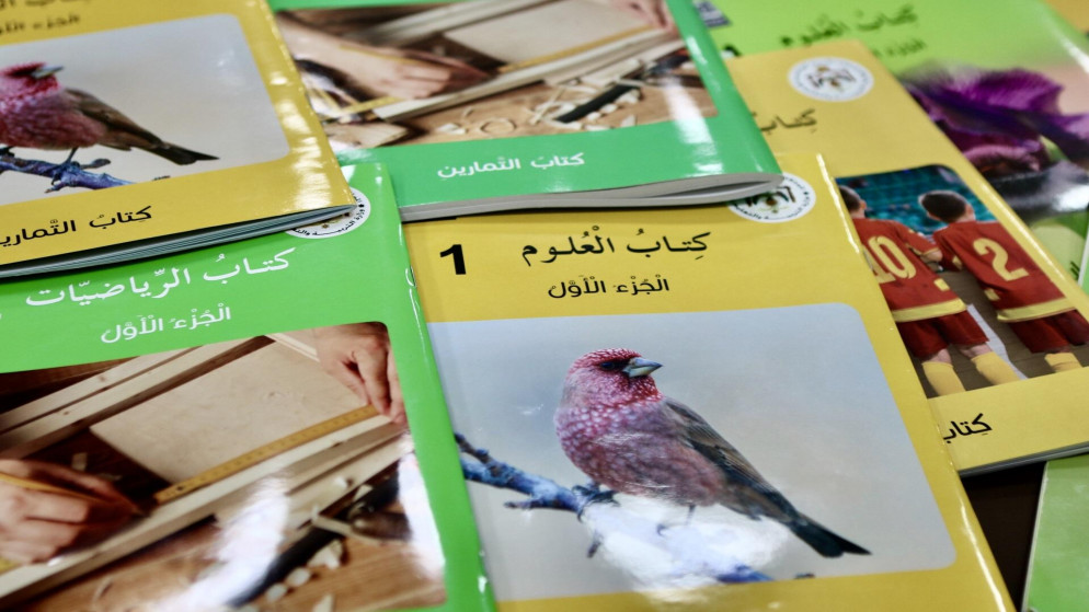 بدء استلام طلبة الصفوف الفردية للكتب المدرسية الأربعاء والصفوف الزوجية الخميس