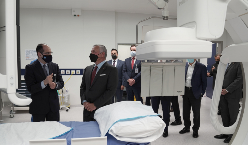 الملك يؤكد خلال زيارته إلى مستشفى العبدلي أن القطاع الطبي الأردني يتمتع بسمعة طيبة
