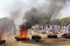 لليوم الثاني محتجون في السودان يغلقون موانئ البحر الأحمر لليوم الثاني