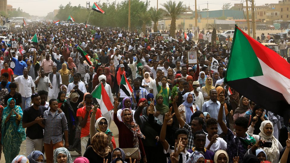 السودان: مظاهرة مليونية ضد الانقلاب اليوم مع انقطاع الاتصالات الهاتفية